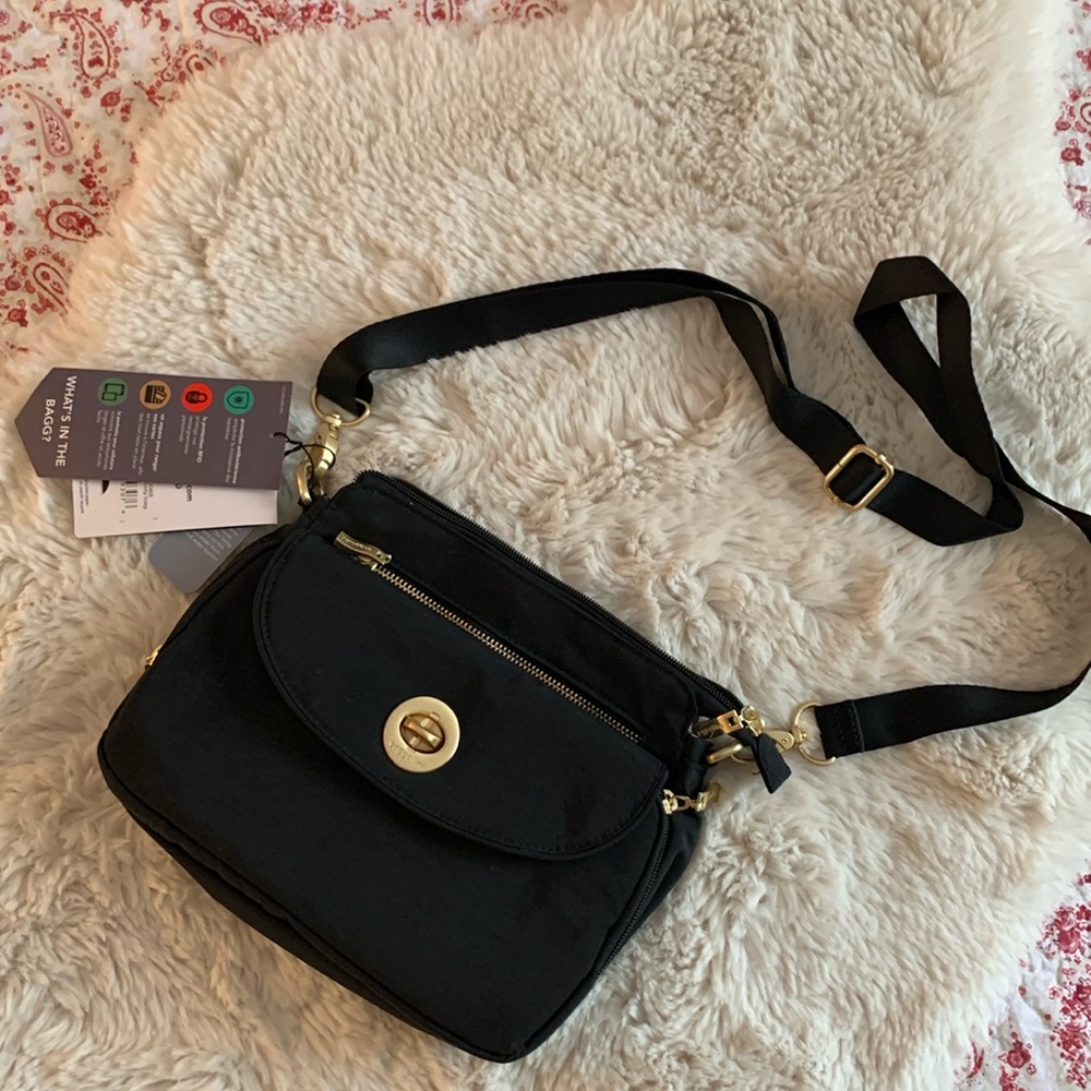 Baggallini “Calais” crossbody bag